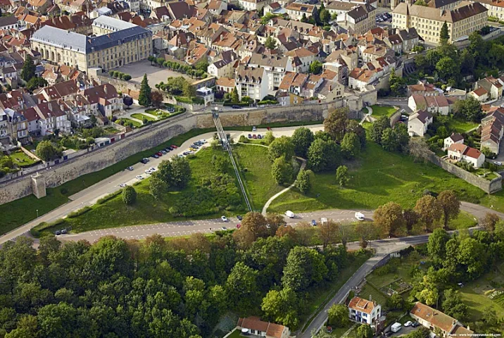 Parking sous-bie à Langres