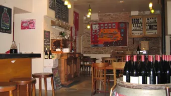 Aux Crieurs de Vin - restaurant.jpg