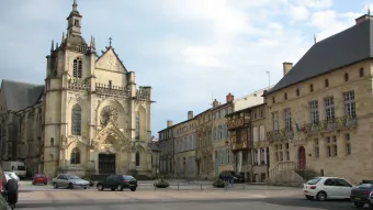 Bar-le-Duc Place Saint-Pierre