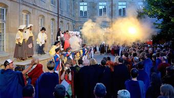 Visite de Langres avec l'Estival des Hallebardiers